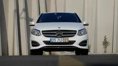 Branco Usado 2017 Mercedes B180 Monovolume | € 15.000 (Preço justo)