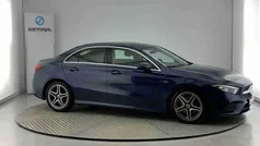 Azul Usado 2020 Mercedes 180 Sedan | € 26.990 (Preço justo)