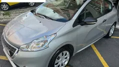 Cinza Usado 2014 Peugeot 208 Access Citadino | € 7.500 (Preço justo)