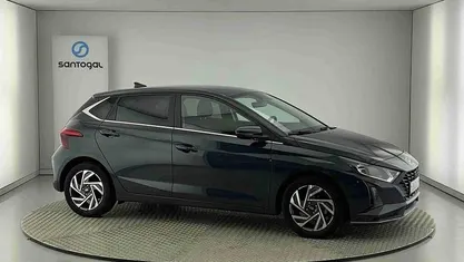 Cinzento Usado 2024 Hyundai i20 Comfort | € 17.300 (Preço justo)