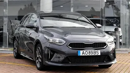 Cinzento Usado 2022 Kia ProCeed Citadino | € 19.990 (Preço justo)