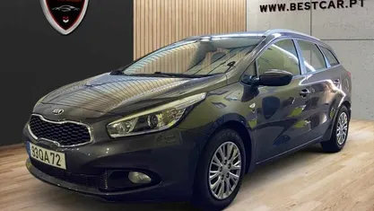 Usado Kia Ceed 90 HP (66 kW) 2015 Cinzento Citadino