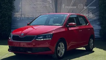 Vermelho Usado 2018 Skoda Fabia | € 10.750 (Preço justo)