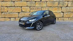 Usado 2023 Peugeot e-208 Allure Citadino | € 20.500 (Preço justo)