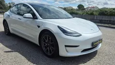 Branco Usado 2023 Tesla Model 3 Sedan | € 30.900 (Bom preço)