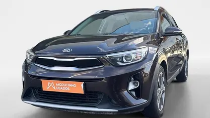 Castanho Usado 2017 Kia Stonic SUV | € 12.949 (Preço justo)