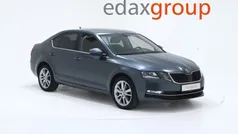 Cinzento Usado 2019 Skoda Octavia Style Sedan | € 13.990 (Preço justo)