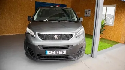Cinzento Usado 2017 Peugeot Expert Van | € 15.000 (Preço justo)