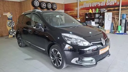 Usado Renault Grand Scénic III Bose Edition 110 HP (80 kW) 2015 Preto Monovolume
