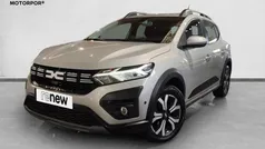 Cinza Usado 2024 Dacia Sandero Expression Sedan | € 17.250 (Preço justo)