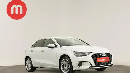 Branco Usado 2024 Audi A3 Sportback e-tron Advanced Citadino | € 33.499 (Preço justo)