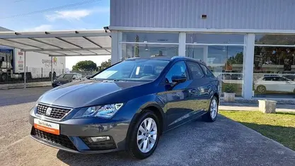 Usado Seat Leon ST 115 HP (84 kW) 2019 Cinzento escuro metalizado Carrinha