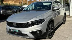 Cinzento Usado 2022 Fiat Tipo Cross Sedan | € 17.650 (Preço justo)