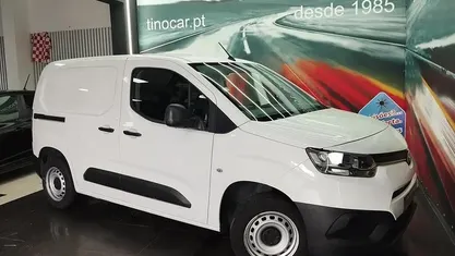 Branco Usado 2022 Toyota Proace Monovolume | € 14.699 (Preço justo)