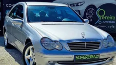 Cinza Usado 2004 Mercedes C220 Avantgarde Sedan | € 13.000