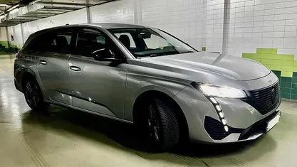 Cinzento Usado 2022 Peugeot 308 SW Carrinha | € 22.999 (Preço justo)