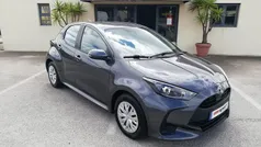 Cinza Usado 2022 Toyota Yaris Hybrid | € 17.400 (Preço justo)