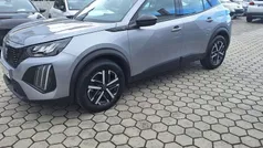 Cinza Usado 2024 Peugeot e-2008 Active SUV | € 29.850