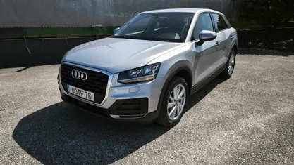 Usado Audi Q2 116 HP (85 kW) 2017 Cinzento SUV
