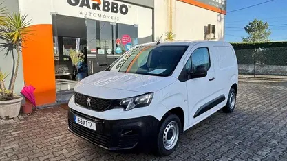 Branco Usado 2019 Peugeot Partner Monovolume | € 14.500 (Preço justo)