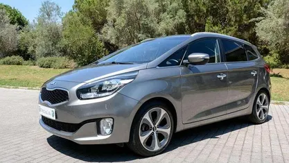 Usado Kia Carens 136 HP (100 kW) 2015 Cinza Monovolume
