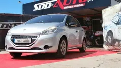 Cinza Usado 2014 Peugeot 208 Active Citadino | € 8.500 (Preço justo)
