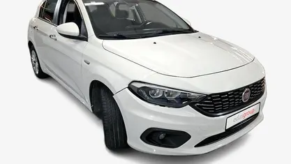 Usado Fiat Tipo Lounge 95 HP (69 kW) 2019 Branco Sedan