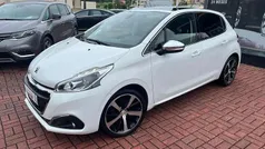 Branco Usado 2015 Peugeot 208 Allure Citadino | € 9.999 (Preço justo)