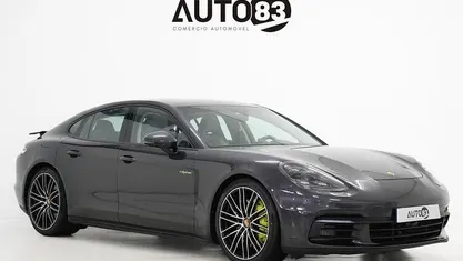 Cinzento Usado 2018 Porsche Panamera Sedan | € 73.990 (Preço justo)