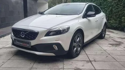 Usado Volvo V40 CC You! 115 HP (84 kW) 2015 Branco Carrinha