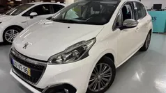 Usado 2018 Peugeot 208 Allure Citadino | € 11.500 (Preço justo)