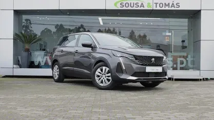 Usado Peugeot 5008 130 HP (95 kW) 2021 SUV