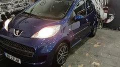 Azul Usado 2010 Peugeot 107 Citadino | € 4.800 (Preço justo)
