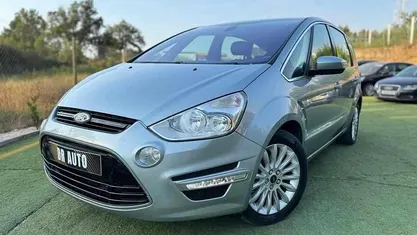 Cinzento Usado 2011 Ford S-MAX S Monovolume | € 12.550 (Preço justo)