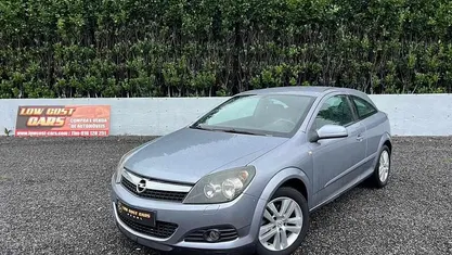 Cinzento Usado 2010 Opel Astra GTC | € 5.990 (Preço justo)