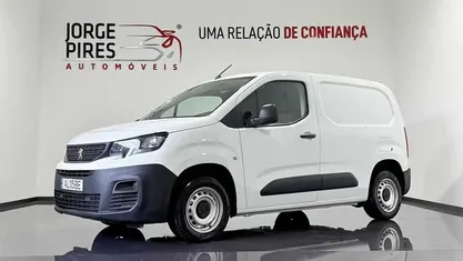 Branco Usado 2021 Peugeot Partner Monovolume | € 11.990 (Bom preço)