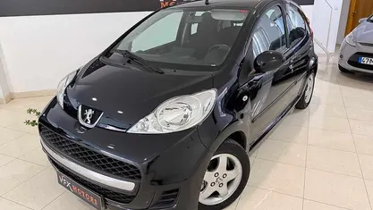 Preto Usado 2010 Peugeot 107 Citadino | € 6.750 (Preço justo)