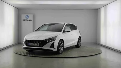 Branco Usado 2024 Hyundai i20 Style Citadino | € 18.600 (Preço justo)