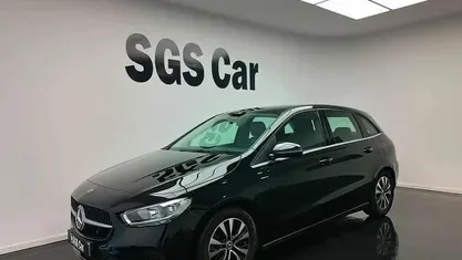 Preto Usado 2024 Mercedes B200 Monovolume | € 34.800 (Preço justo)