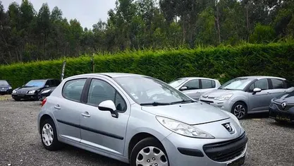 Cinzento Usado 2007 Peugeot 207 Citadino | € 3.750 (Preço justo)