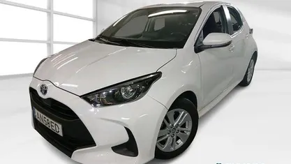 Branco Usado 2021 Toyota Yaris Hybrid Comfort | € 19.900 (Preço justo)