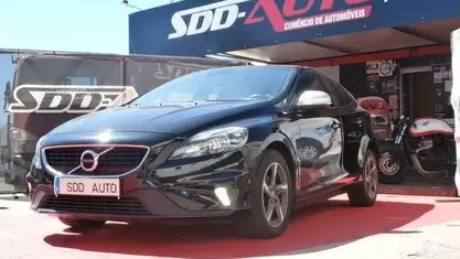Preto Usado 2017 Volvo V40 R-Design Carrinha | € 17.800 (Preço justo)