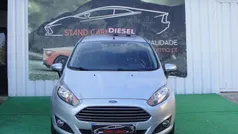 Cinza Usado 2015 Ford Fiesta Active Citadino | € 10.000 (Preço justo)