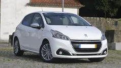 Branco Usado 2017 Peugeot 208 Style Citadino | € 8.950 (Bom preço)