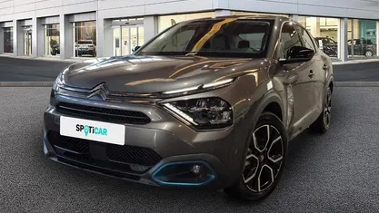 Cinzento Usado 2023 Citroën e-C4 Feel Sedan | € 25.500 (Preço justo)