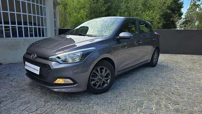 Usado Hyundai i20 75 HP (55 kW) 2017 Cinzento