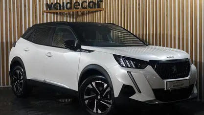 Branco Usado 2020 Peugeot 2008 GT-line SUV | € 16.990 (Preço justo)