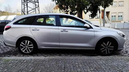 Cinzento Usado 2017 Hyundai i30 Carrinha | € 12.000 (Bom preço)