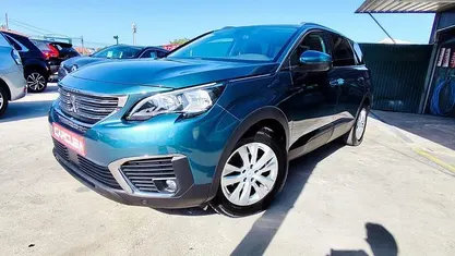 Usado Peugeot 5008 Allure 120 HP (88 kW) 2018 Monovolume
