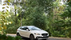 Usado 2015 Volvo V40 Summum Carrinha | € 12.990 (Preço justo)